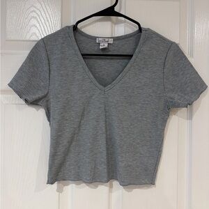 Gray Cropped Ribbed V Neck Tee Shirt Short Sleeve Shirt Size Medium
